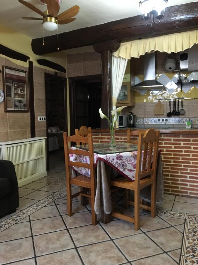 Casa Rural La Antigua Tahona Candelario Exteriér fotografie